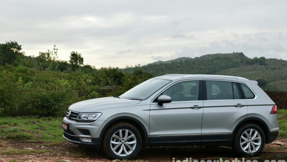 2017 Volkswagen Tiguan silver side profile