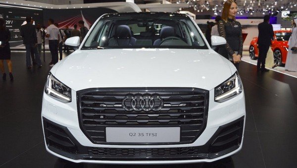 audi q2 white colour front angle