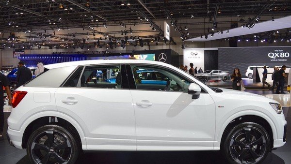 audi q2 white colour side profile