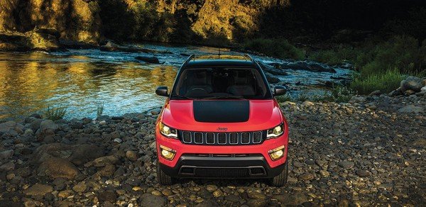 jeep compass trailhawk red colour front angle