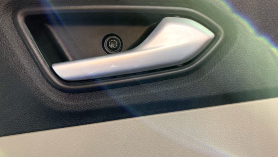 2019 Renault Tiber interior door handle
