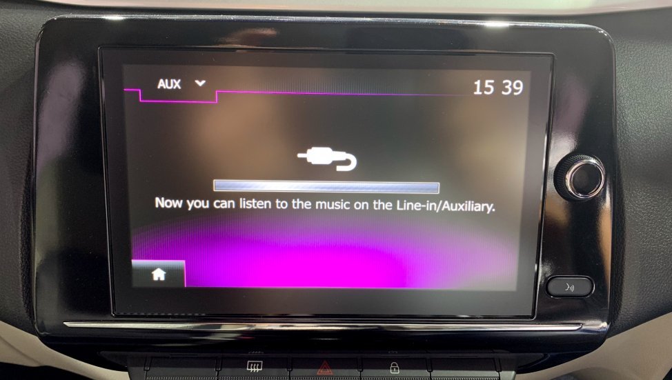 2019 Renault Triber interior touchscreen infotainment system
