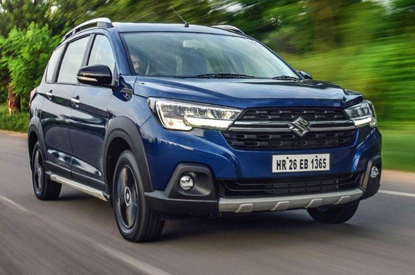 2019 maruti xl6 blue front angle in action