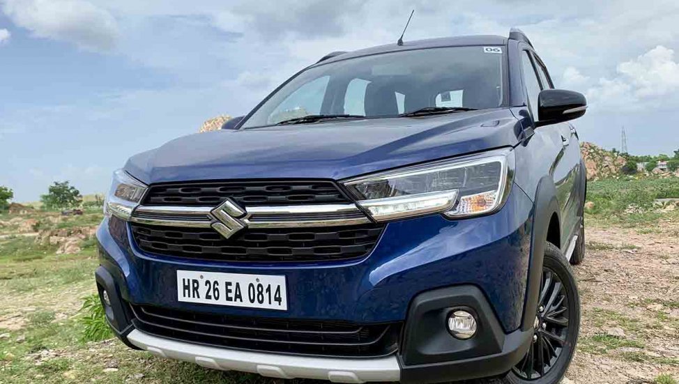 2019 Maruti XL6 blue front angle