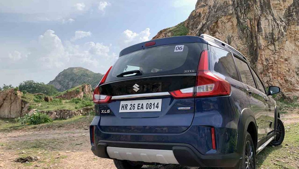 2019 Maruti XL6 blue rear angle