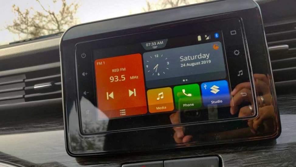 2019 Maruti XL6 interior SmartPlay Studio infotainment system