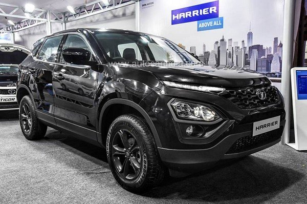 tata harrier dark edition front view