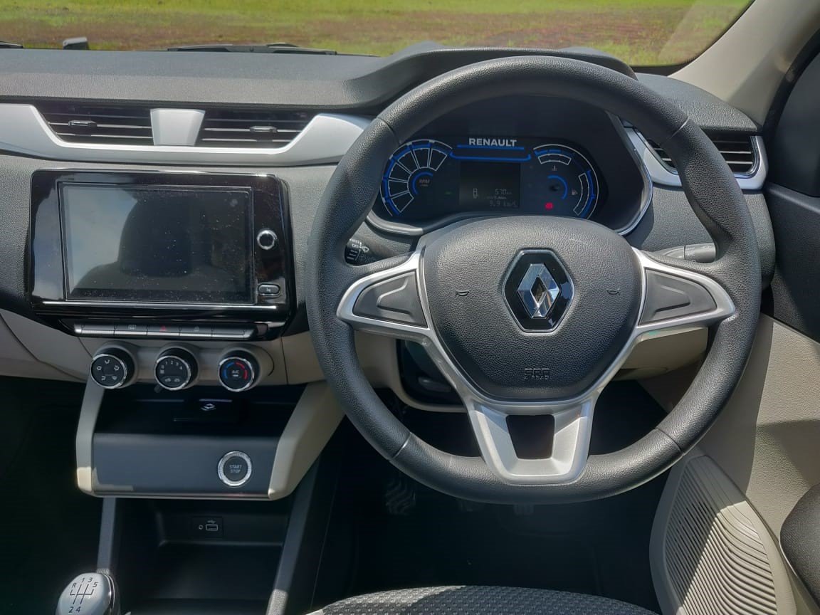 Renault Triber infotainment