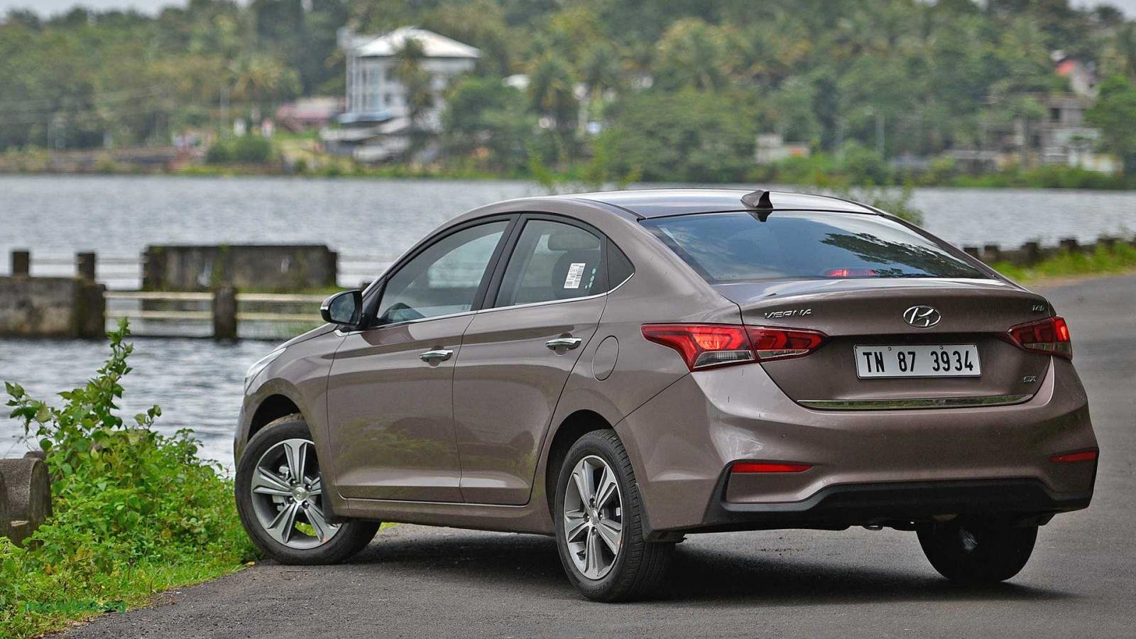 Hyundai Verna rear