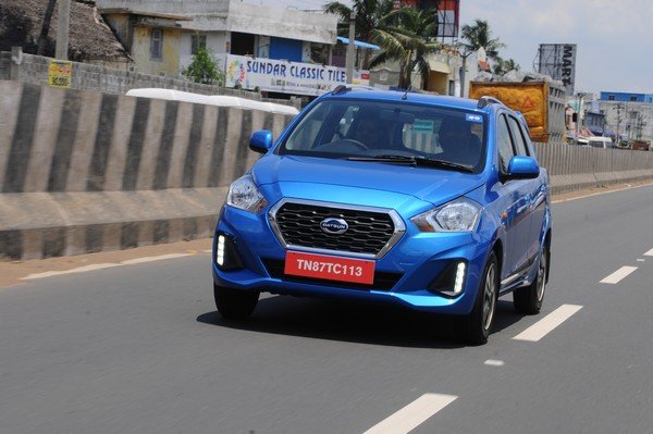 2019 Datsun Go Plus CVT blue front angle in action