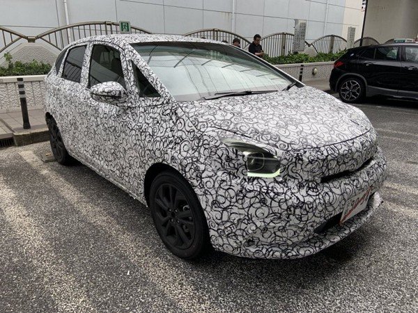 2020 honda jazz camouflaged front three quarters right side