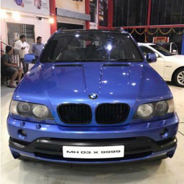 sachin tendulkar bmw x5m blue front