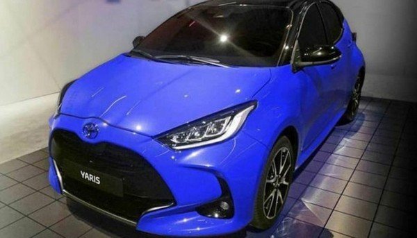 2020 toyota yaris blue front angle
