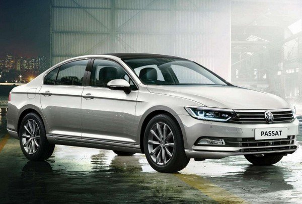 2017 volkswagen passat silver front angle