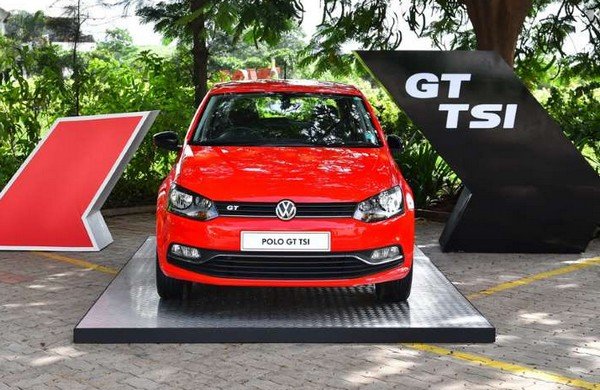 volkswagen polo red front