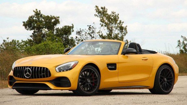 mercedes-benz amg gt-r yellow front