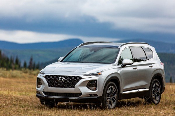 grey hyundai 2019 santa fe on a field