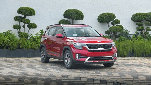 kia seltos exterior front angle