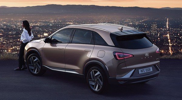 hyundai nexo fcev rear three quarters