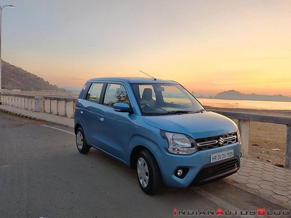 2019 maruti wagonr blue side angle