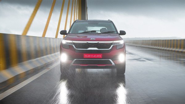 kia seltos 2019 red colour front angle