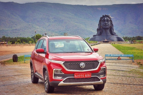 mg hector red front angle
