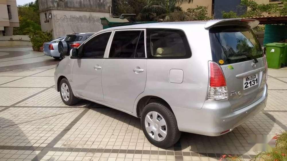 Used Toyota Innova MT car at low price in Mumbai 510271