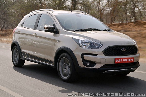 2018 ford freestyle silver front angle