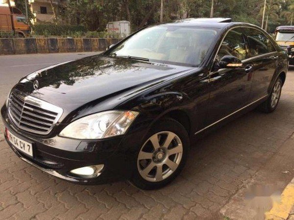 luxury cars under 10 lakhs old mercedes-benz s-class front angle