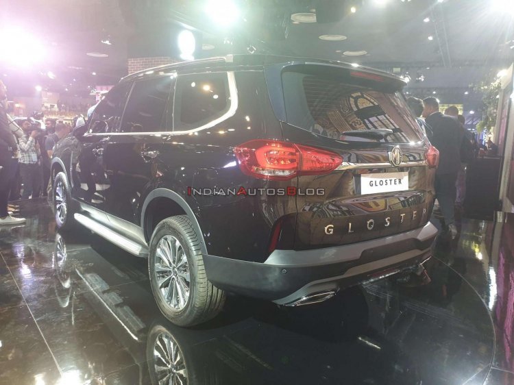 MG Gloster vs Toyota Fortuner Comparison - MG Gloster Rear angle