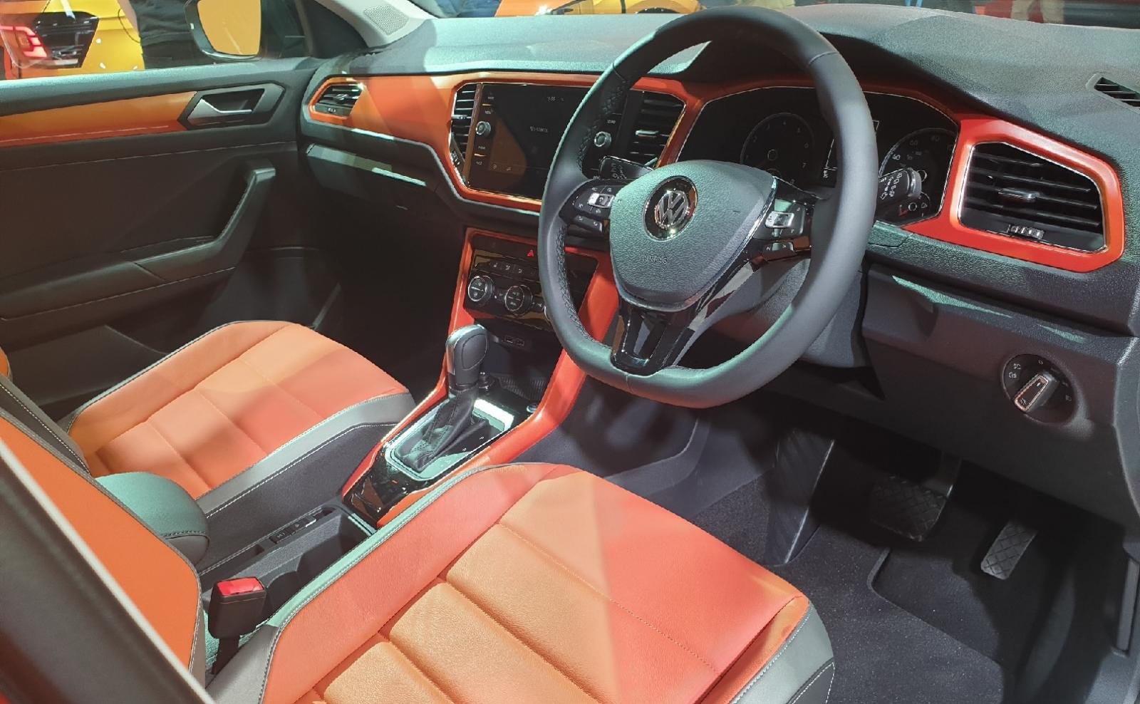 2020 Volkswagen T-Roc interior