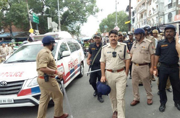 Lucknow Police Were Locked Inside When Taking Seized Suv For A Joyride