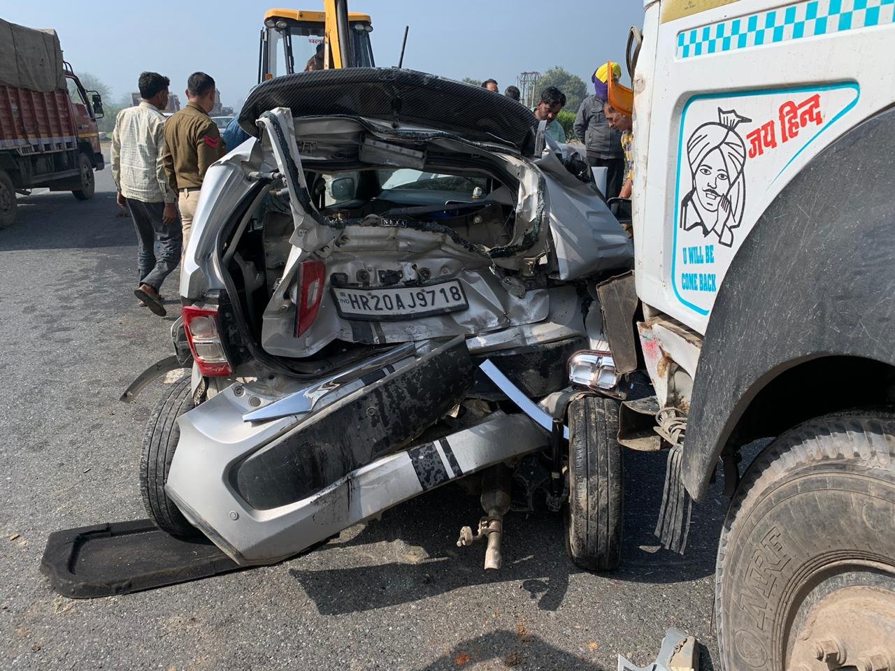 Maruti Ignis (3-star NCAP) Sandwiched Between Trucks, Driver Safe