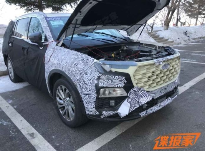 2021 Ford Endeavour spy pic front