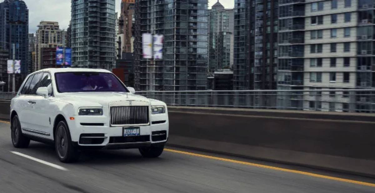 rolls royce cullinan front three quarters images 2