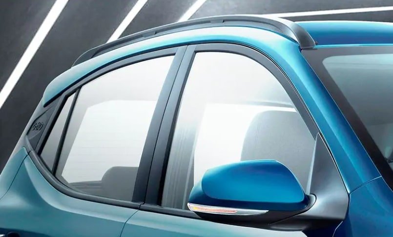 Hyundai Grand i10 Nios review window