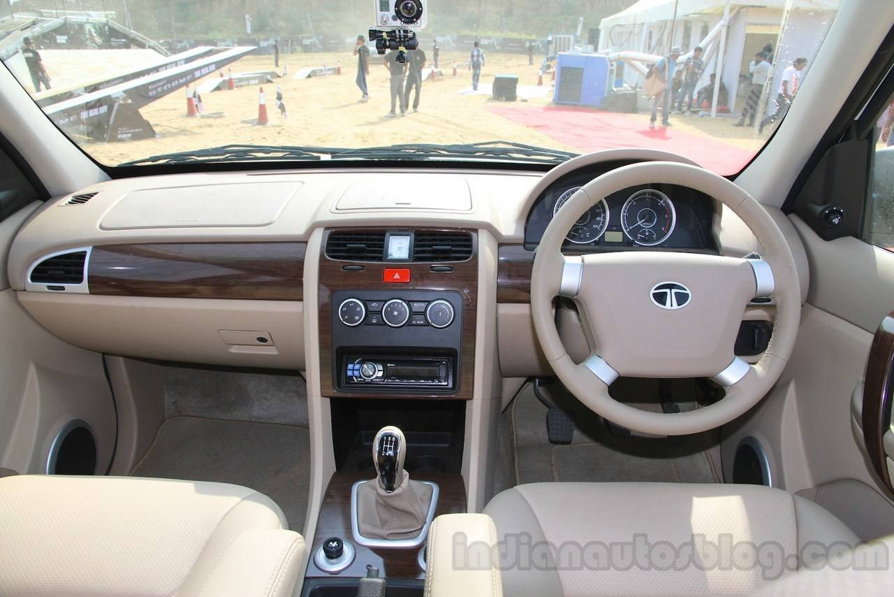 Tata Safari Storme interior dashboard