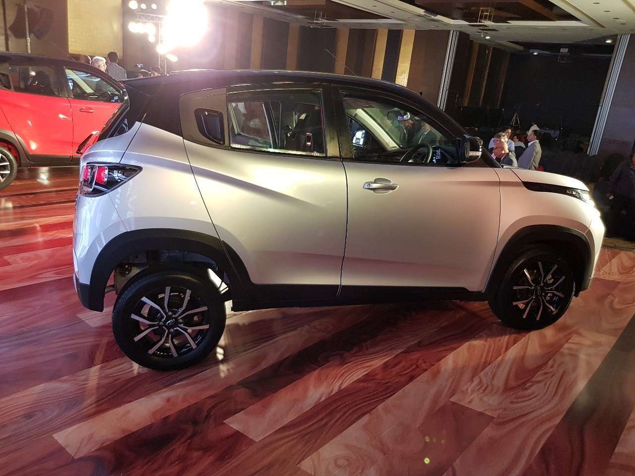 Mahindra KUV100 NXT silver side profile