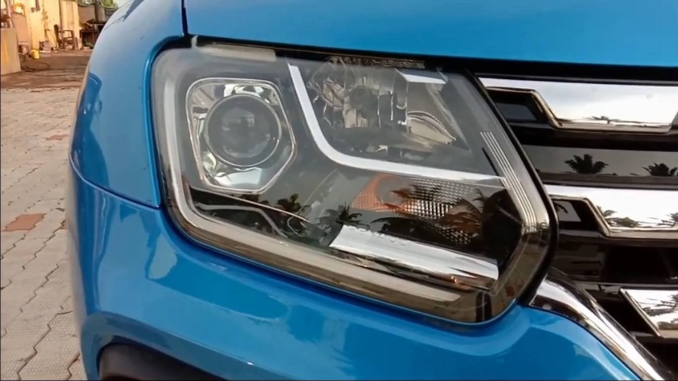 Renault Duster headlamp