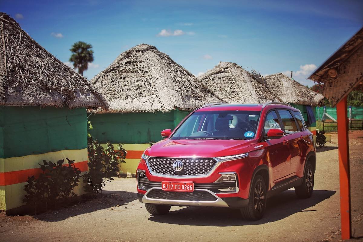 mg hector front three quarters