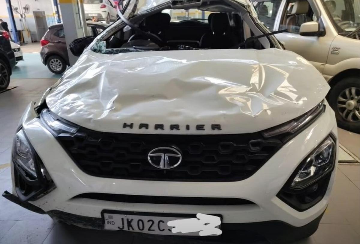 tata harrier accident damages front angle