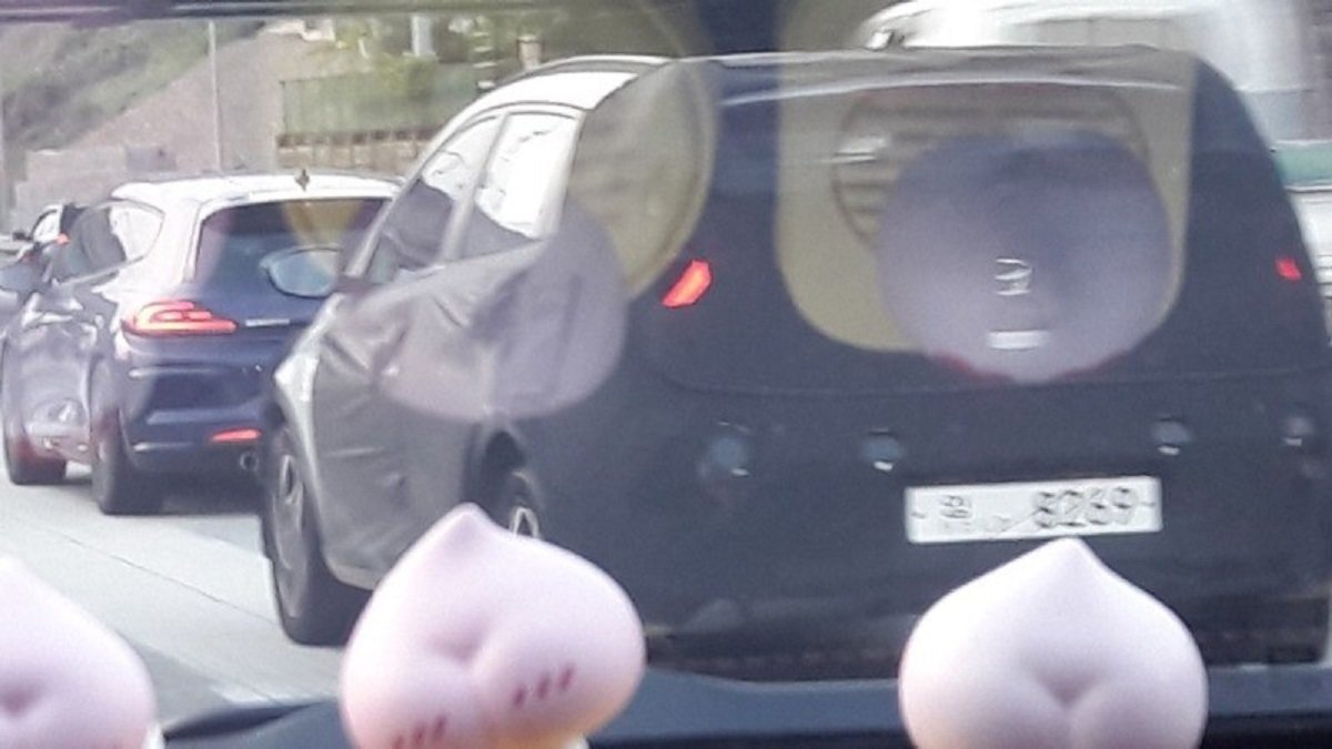 Maruti Ertiga Rival From Hyundai Spotted Testing In South Korea