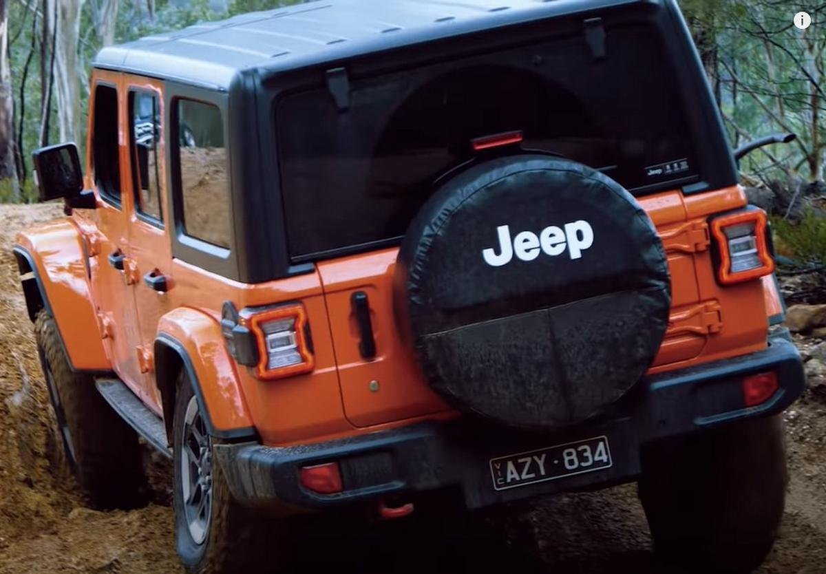 jeep wrangler rubicon muddy hill driving