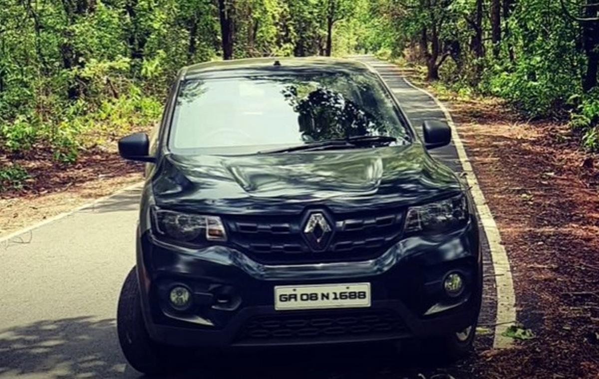 blacked out modified renault kwid front angle