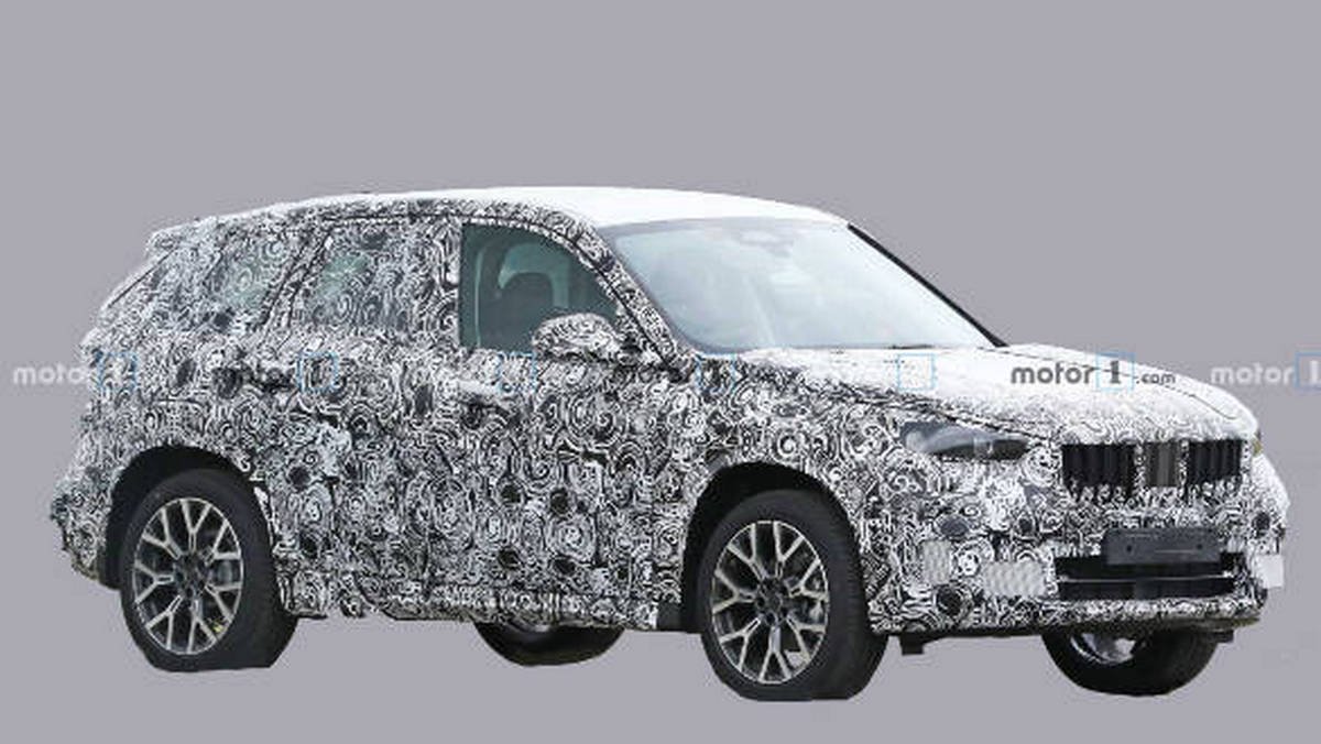 Front-side-look-of-the-BMW-X1