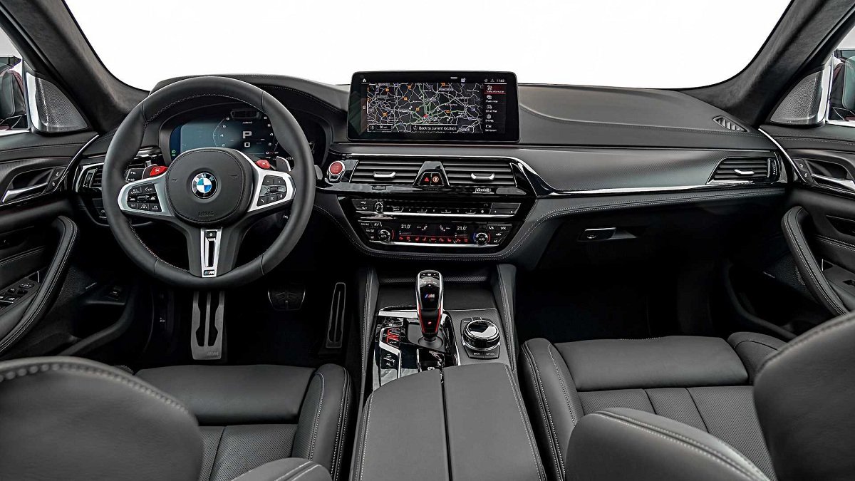 2021 BMW M5 interior