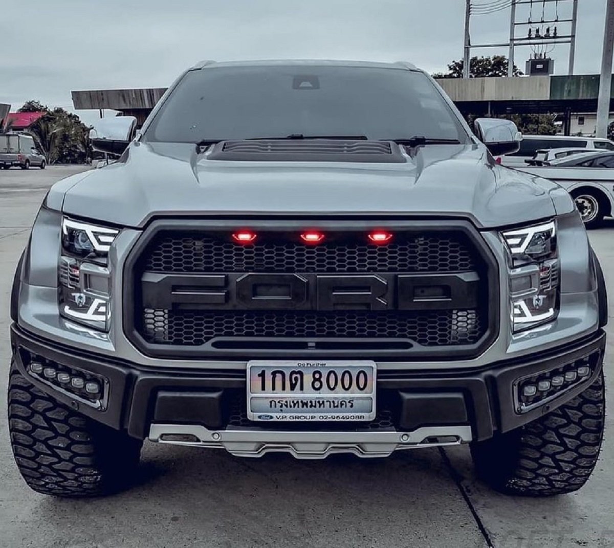Ford Endeavour (Everest) Modified To Mimic Brawny Looks Of F-150 Raptor