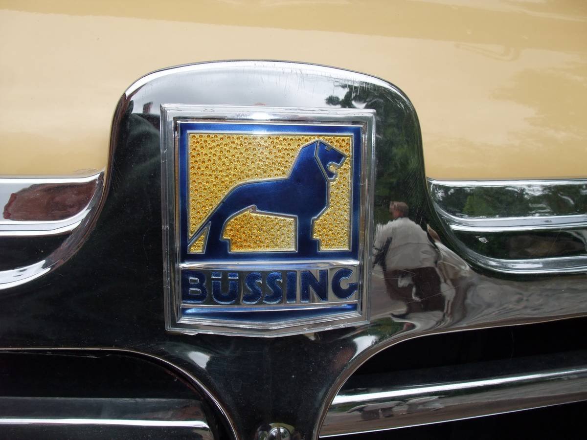 bussing logo
