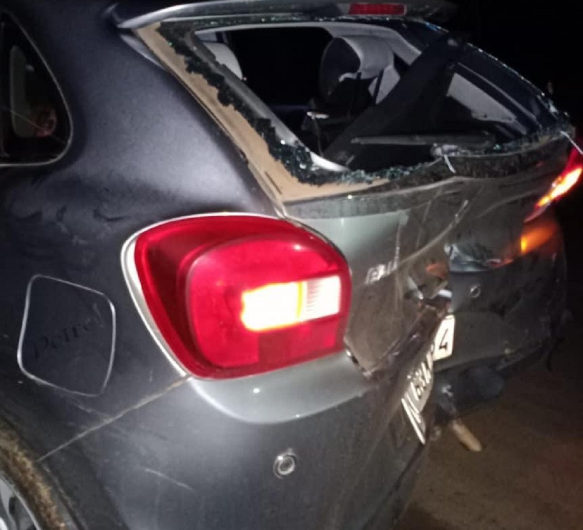 Maruti Baleno (2-star NCAP) Hit by Fully-loaded Tata Ace, All Safe