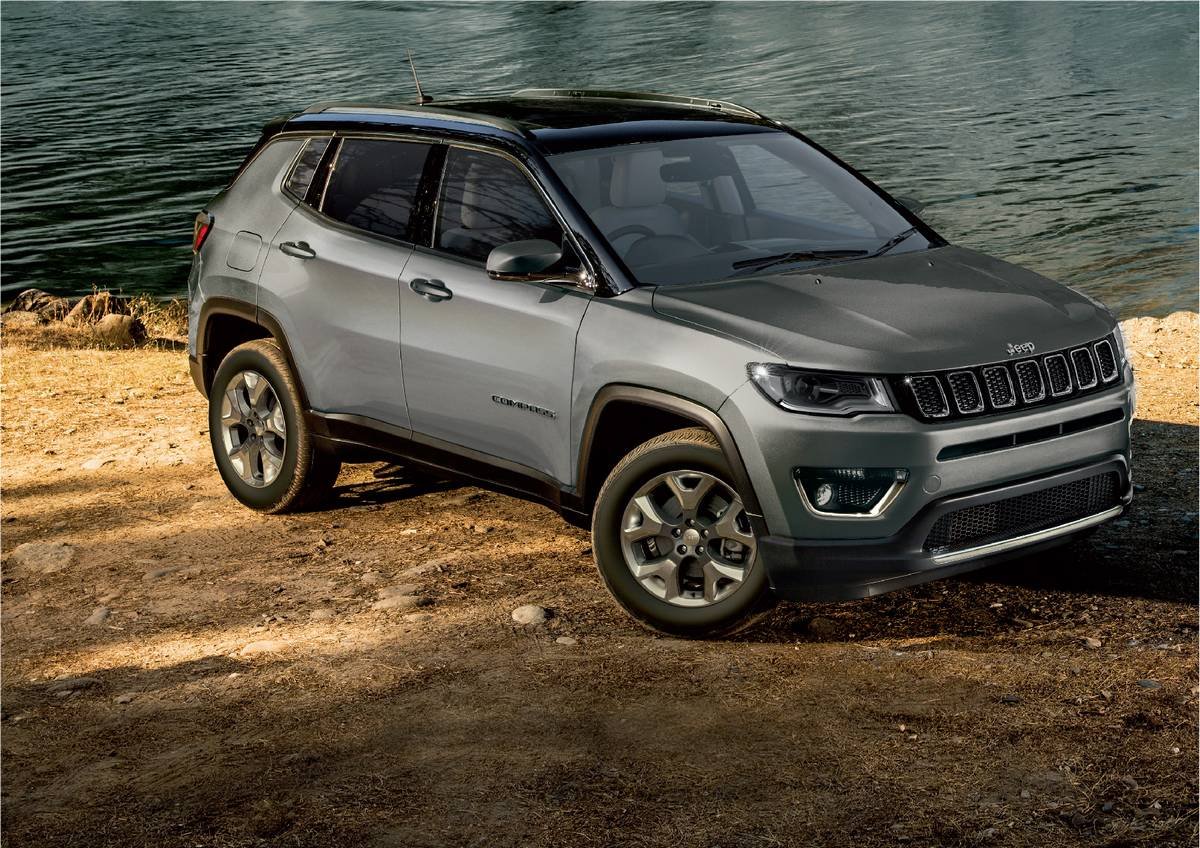 jeep compass front three quarters
